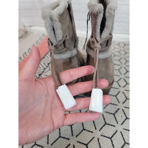 Frye Jen Shearling Ankle Booties in Taupe, sz 9 - Picture 8 of 16